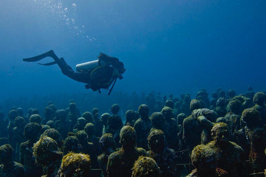 Silent Evolution Jason DeCaires-Taylor underwater sculpture